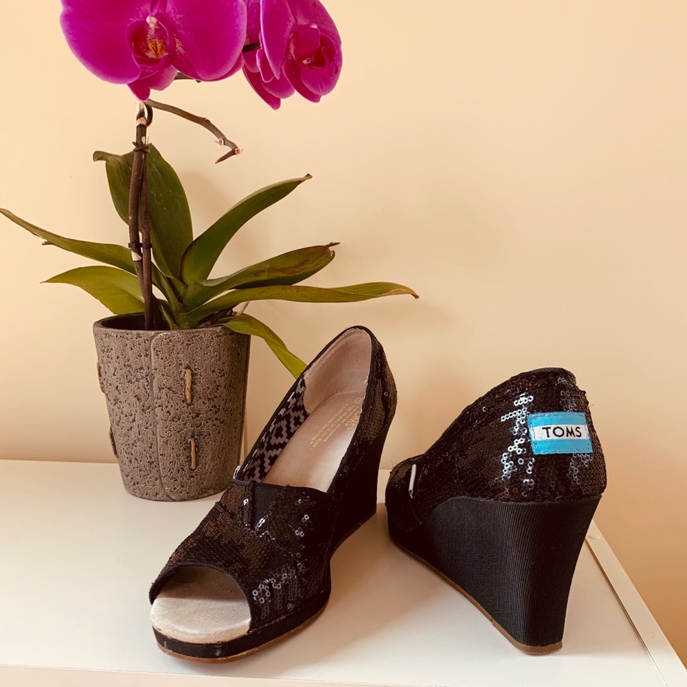 TOMS black sequined shoes